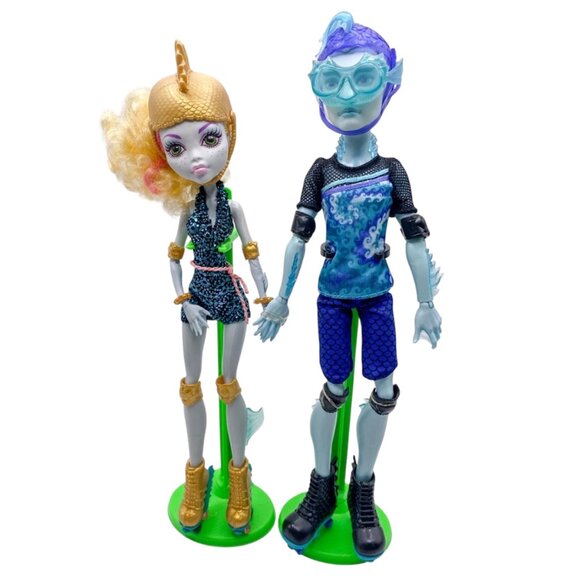 Monster High Wheel Love 2-Pack – Lagoona Blue & Gill Webber – Complete w/ Stands - Picture 1 of 6